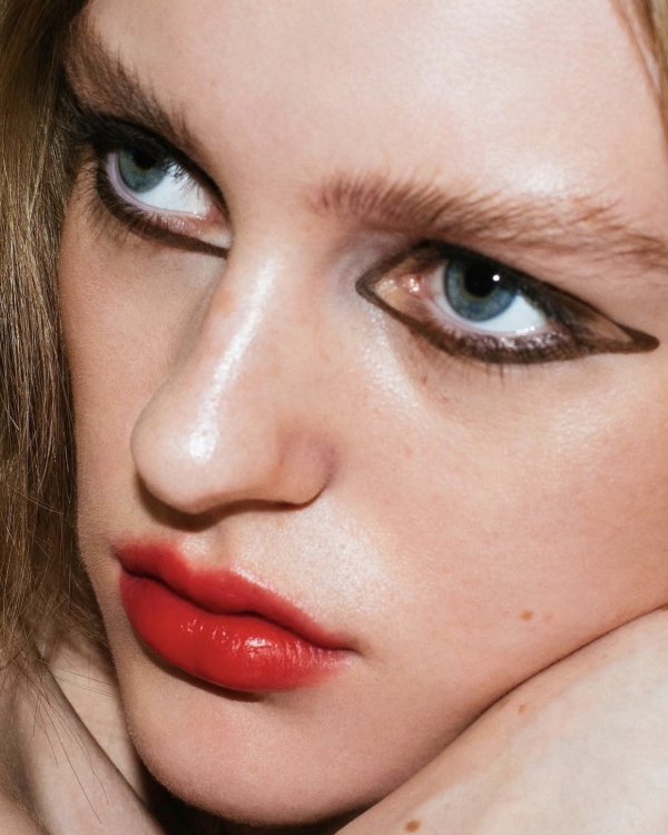 Makeup Inspiration: Non-White Eyeliner Trend