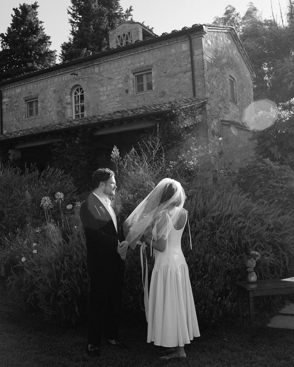 How to Choose a Wedding Photographer Who Fits Your Tastes and Needs?