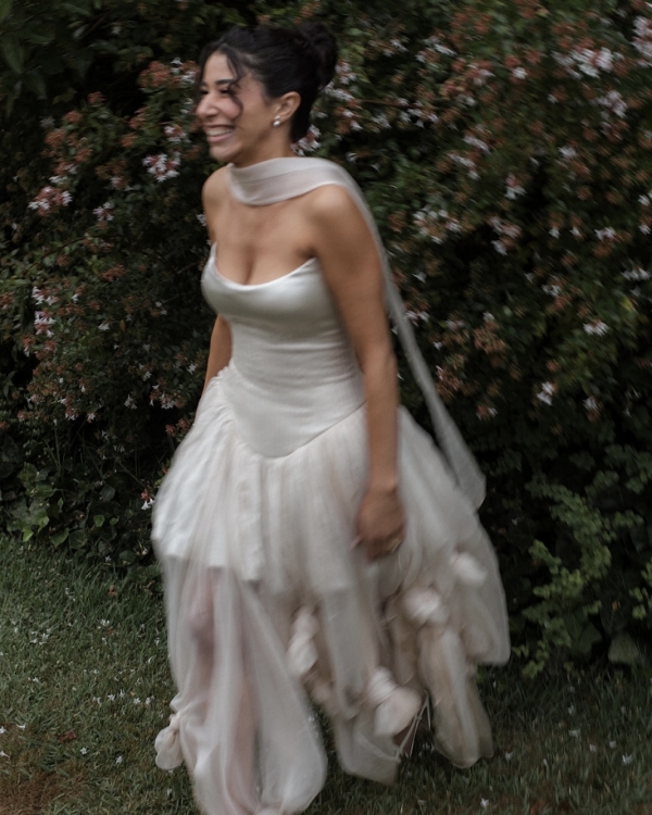 A Beautiful Wedding with Traditional Elements and Elegant Decor