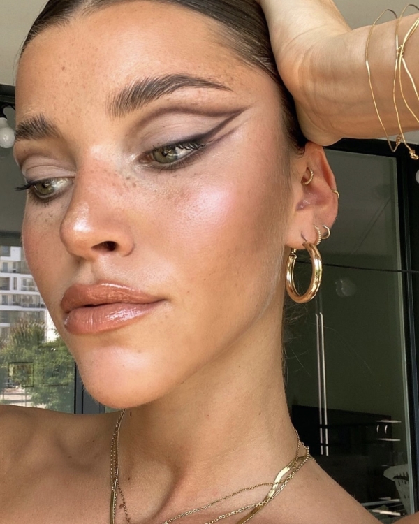 Makeup Inspiration: Non-White Eyeliner Trend