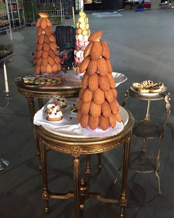 Trend: Croquembouche-Style Wedding Desserts