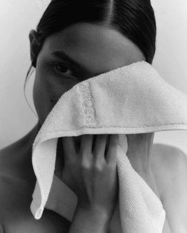 5 Must-Have at Home Skincare Tools | LED Mask, Cleansing Brush, Gua Sha