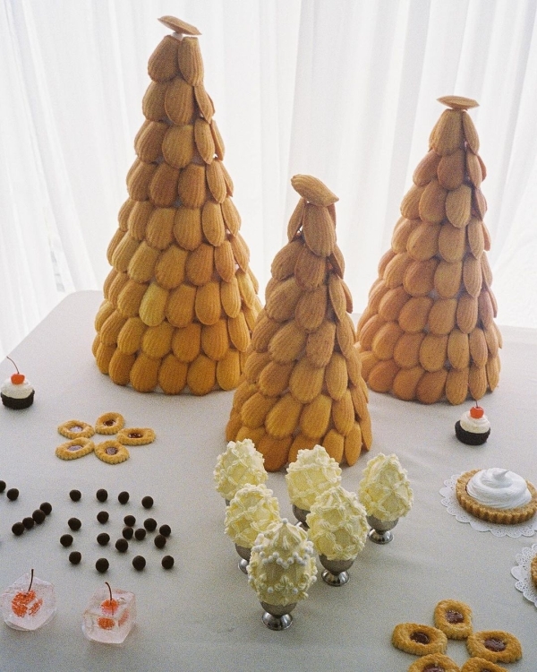 Trend: Croquembouche-Style Wedding Desserts