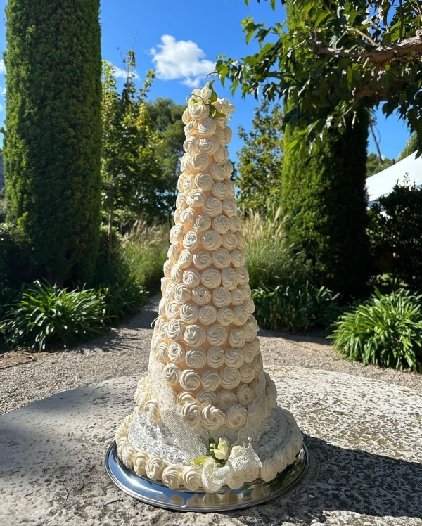Trend: Croquembouche-Style Wedding Desserts