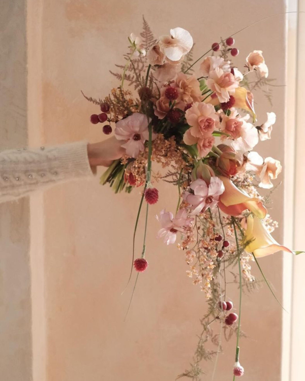 Trend: Cascading Flower Bouquets