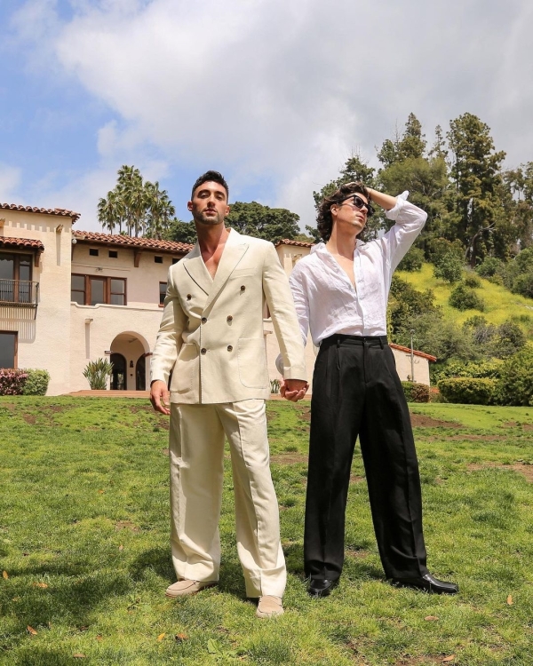 Changing Your Last Name After Marriage: Pros & Cons