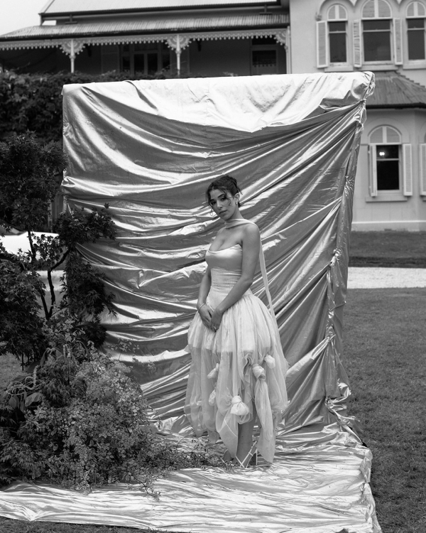 A Beautiful Wedding with Traditional Elements and Elegant Decor