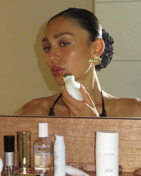 5 Must-Have at Home Skincare Tools | LED Mask, Cleansing Brush, Gua Sha