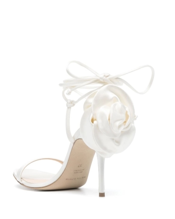 Same-Sex Brides Outfit Ideas and Trends