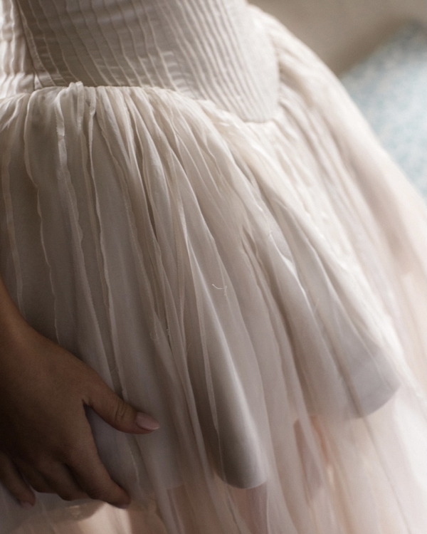 A Beautiful Wedding with Traditional Elements and Elegant Decor