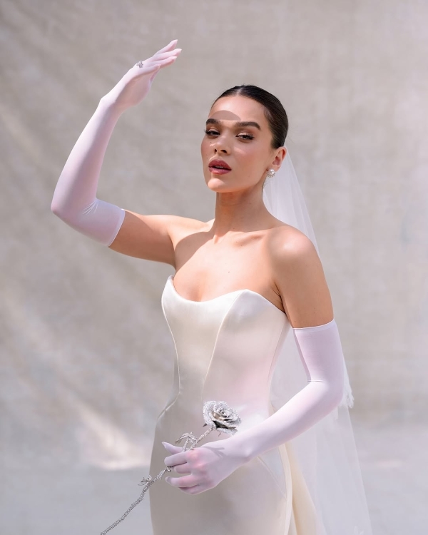 Hailee Steinfeld and Josh Allen Tie the Knot in a Stunning Santa Barbara Wedding