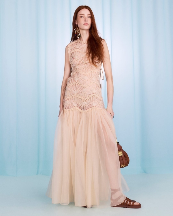 The Chicest Hairstyles for Every Wedding Guest & Bridesmaid Dress Silhouette and Neckline