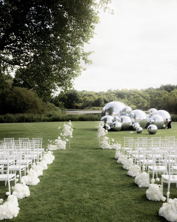 Celebrating Pride: Our Favorite LGBTQIA+ Weddings