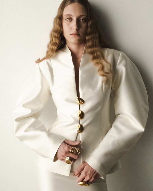 10 Ways to Style One Wedding Dress from Ceremony to Reception