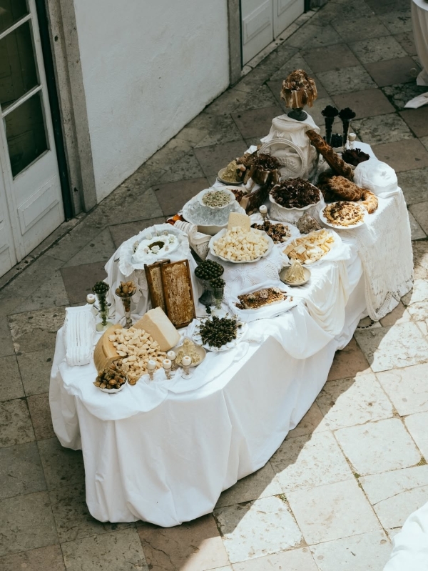 6 Steps to Create Show-Stopping Wedding Reception Tables