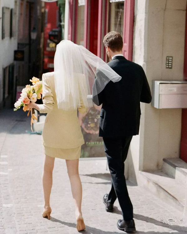 35 Chic Bridal Outfit Ideas for a Courthouse or City Hall Wedding