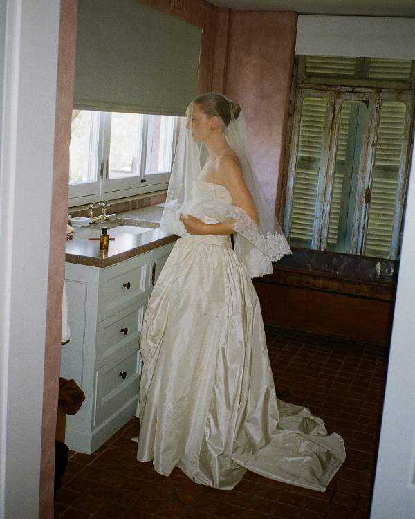 10 Viral Gen Z Trends Breaking All the Wedding Rules