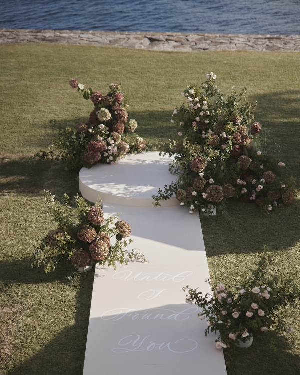 A Blooming Vintage-Inspired Wedding on Palm Beach’s Waterfront