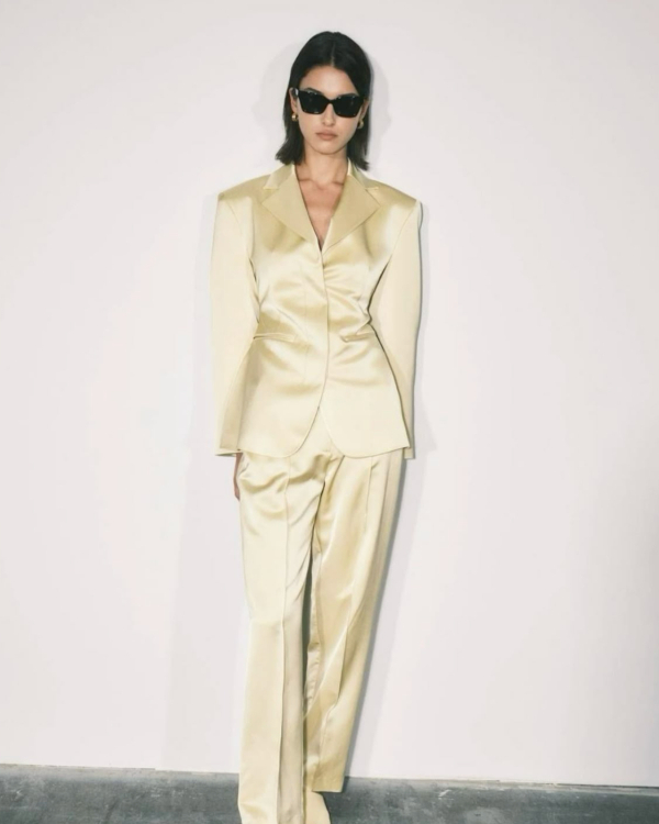 35 Chic Bridal Outfit Ideas for a Courthouse or City Hall Wedding