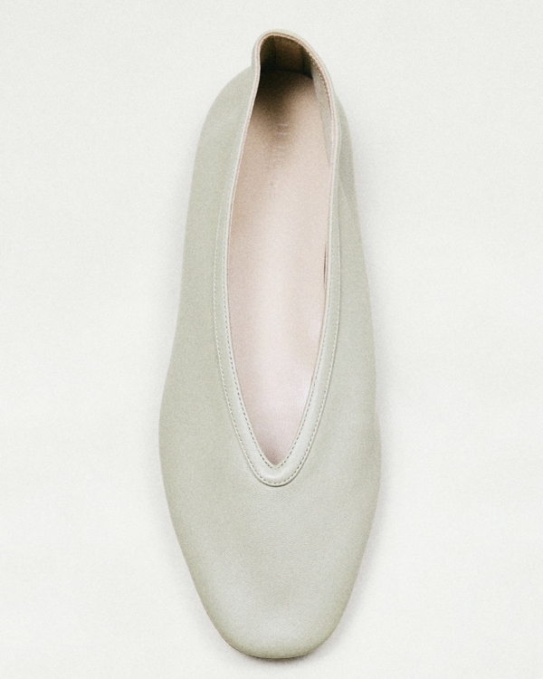 30 Bridal Flats That Prove You Don’t Need Heels to Make a Statement