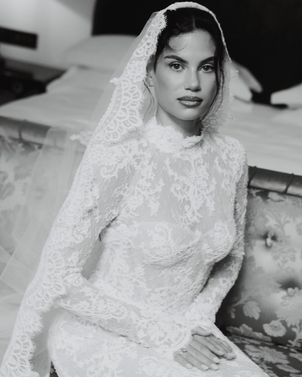 Premier League Soccer Player Dominic Calvert-Lewin & Model Sandra Jerze Are Married!