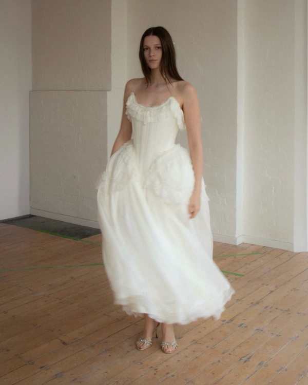 28 Basque Waist Wedding Dresses from the 2026 Bridal Collections