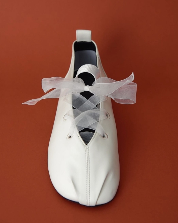 30 Bridal Flats That Prove You Don’t Need Heels to Make a Statement