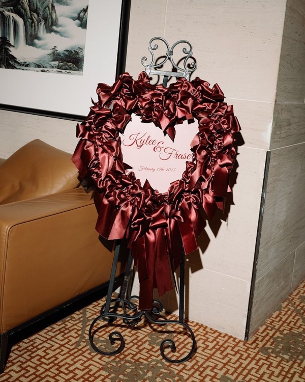 30 Unique Wedding Welcome Sign Ideas For a Stylish First Impression