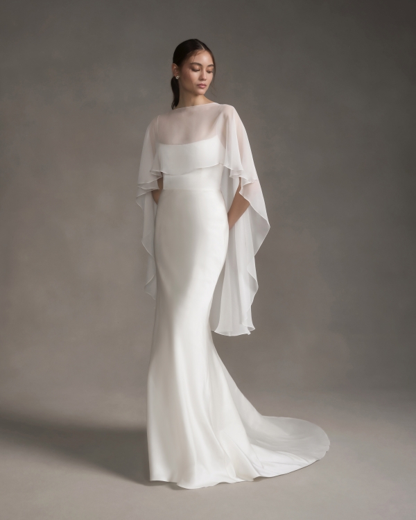 30 Breathtaking Bridal Dresses for a Wedding in Spain