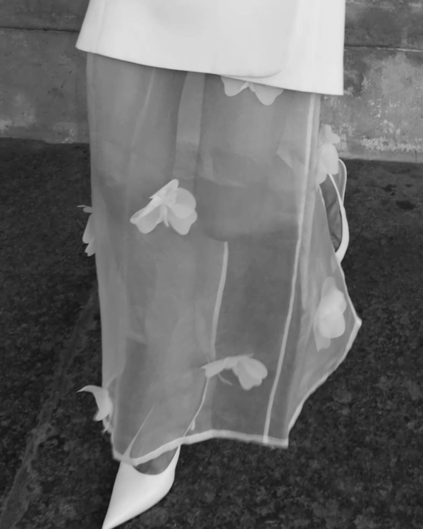 35 Chic Bridal Outfit Ideas for a Courthouse or City Hall Wedding