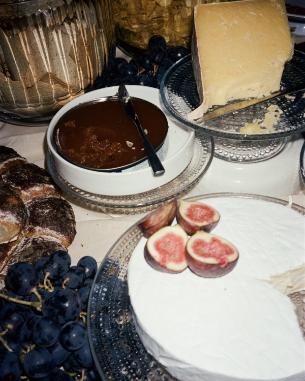 A Glamorous Jewel-Toned Wedding in the Australian Countryside