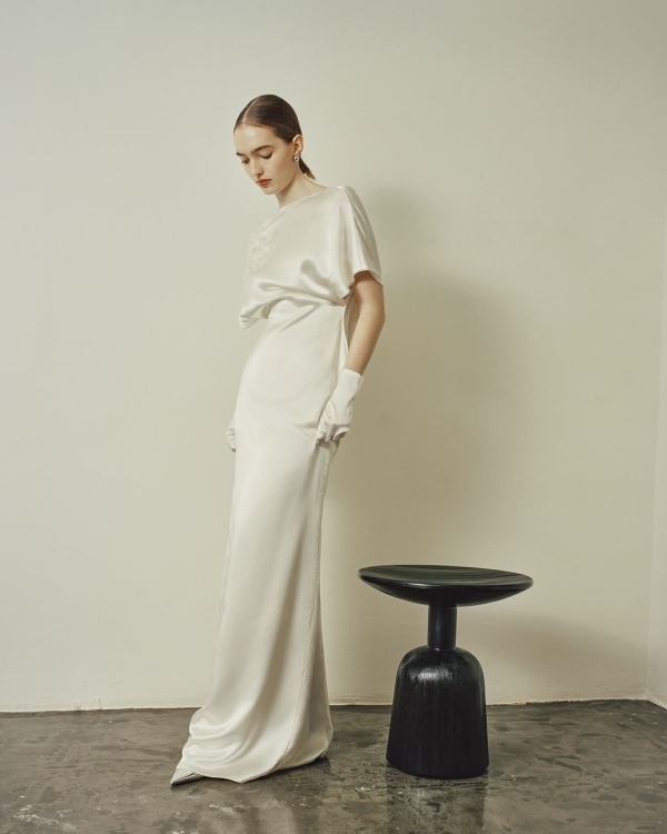 30 Breathtaking Bridal Dresses for a Wedding in Spain