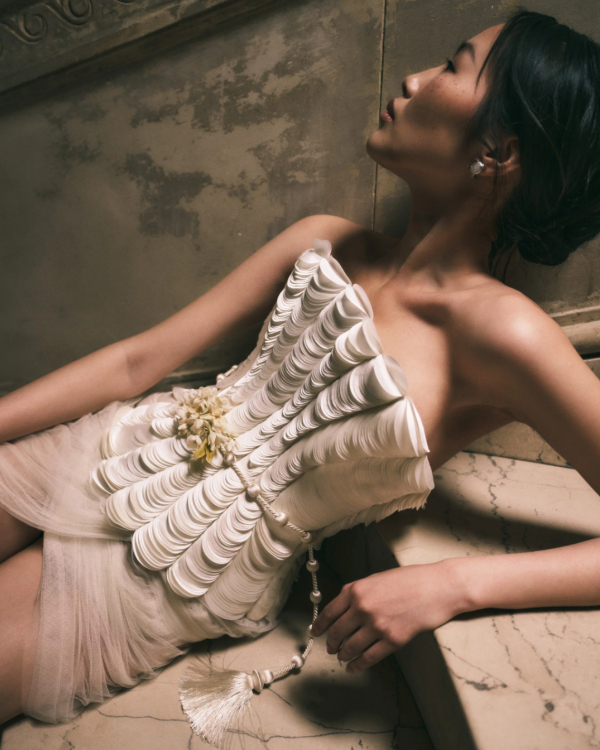 10 Ways to Style One Wedding Dress from Ceremony to Reception