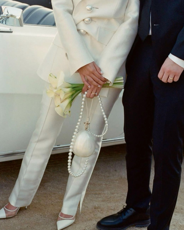 35 Chic Bridal Outfit Ideas for a Courthouse or City Hall Wedding