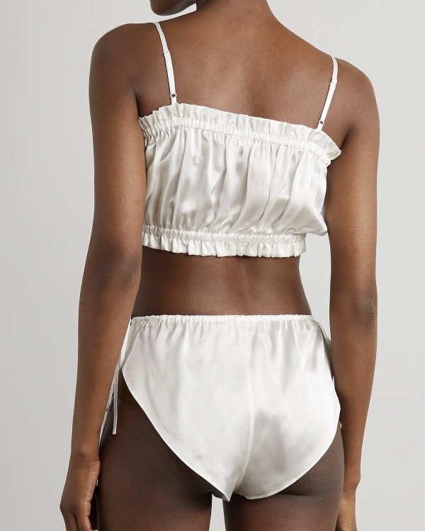 Wedding pajamas | Photogenic bridal pajamas and robes