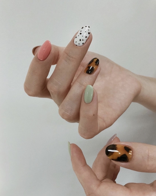 Colorful Manicure for a Wedding | Bridal Colorful Manicure