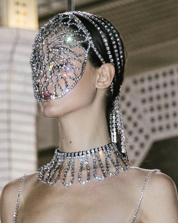 Hair accessories with rhinestones | Examples