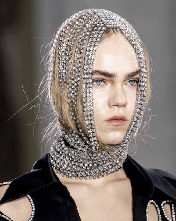 Hair accessories with rhinestones | Examples