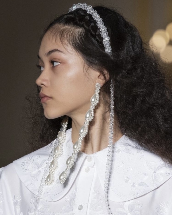 Hair accessories with rhinestones | Examples