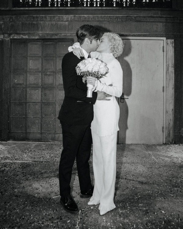 Where to Buy a Wedding Pantsuit for the Bride