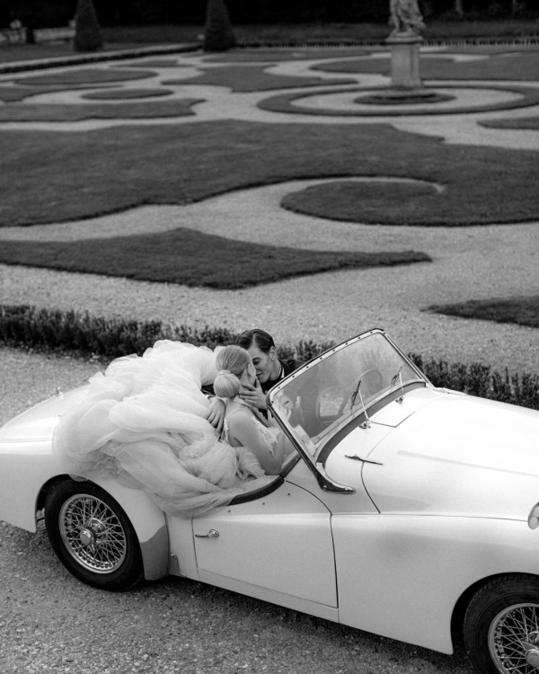 Insider Tips to Make the Most of Your Wedding Photography | Interview with Anna Roussos, the top Europe wedding photographer