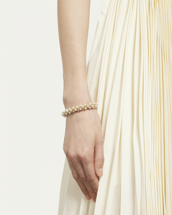 Stunning Bracelets to Complement a Bride's Look