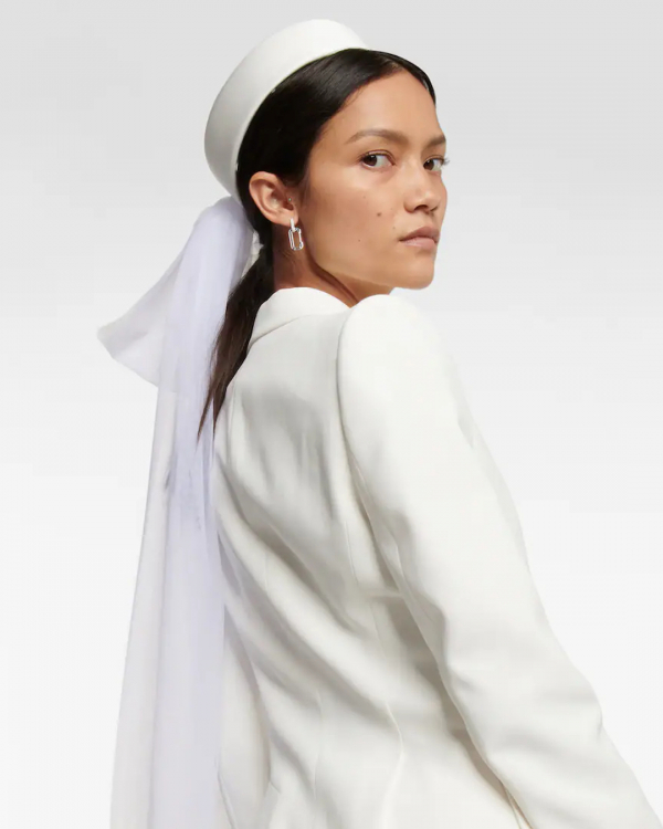 Top of the Modern Wedding Veil Alternatives What to Wear Instead of a