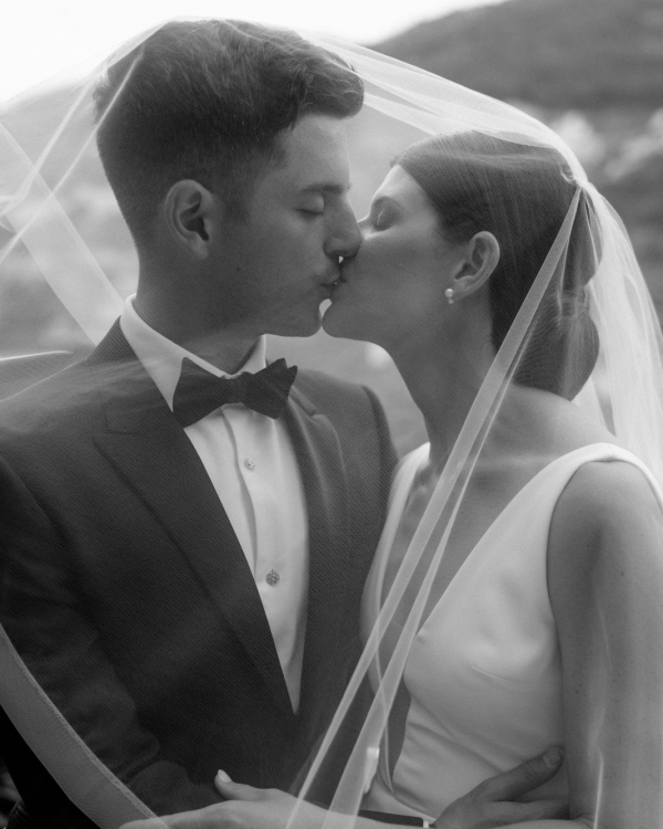 Insider Tips to Make the Most of Your Wedding Photography | Interview with Anna Roussos, the top Europe wedding photographer