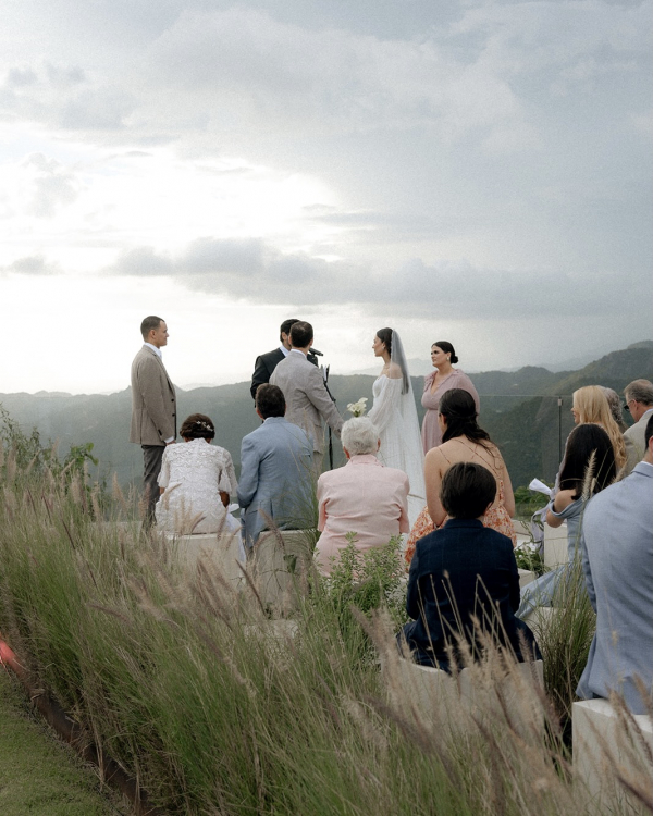 Romance in Puerto Rico | Bridal Inspiration with Bread Set Design, Bows and Handmade Stationary