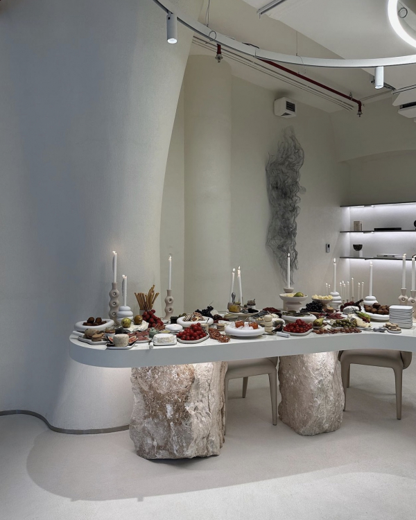 Unique Wedding Table Centerpieces Without Flowers | Creative Non Floral Wedding Decor Ideas