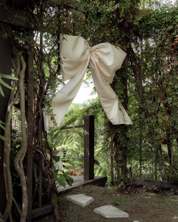 Romance in Puerto Rico | Bridal Inspiration with Bread Set Design, Bows and Handmade Stationary