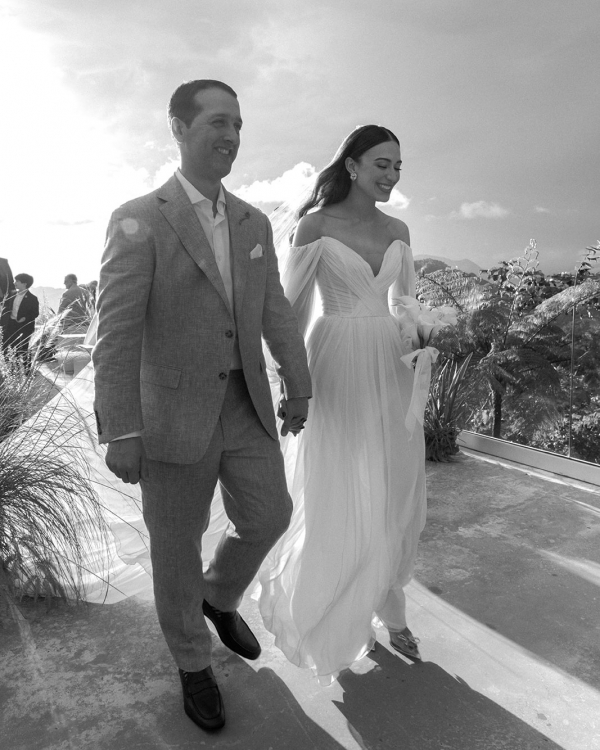 Romance in Puerto Rico | Bridal Inspiration with Bread Set Design, Bows and Handmade Stationary