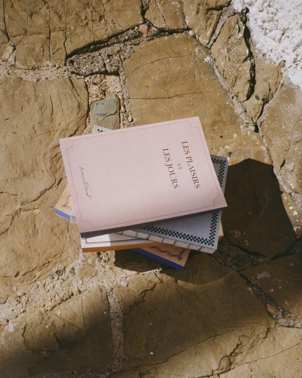 16 Stylish Items for a Perfect Beach Honeymoon | Honeymoon Packing List, Must-Haves | Beach Essentials