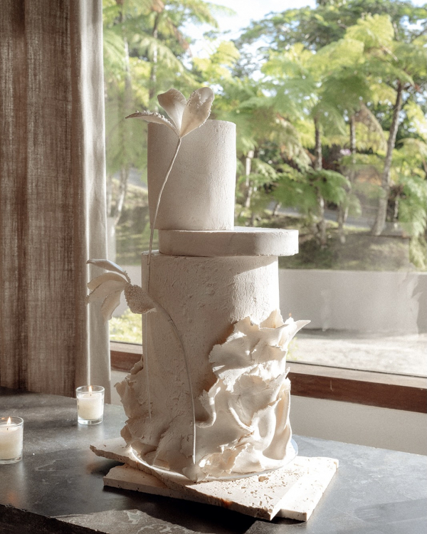 Romance in Puerto Rico | Bridal Inspiration with Bread Set Design, Bows and Handmade Stationary